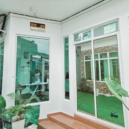 Inap Idaman 5 With 2 Queen Bed In Kubang Kerian Кота Бару Екстериор снимка