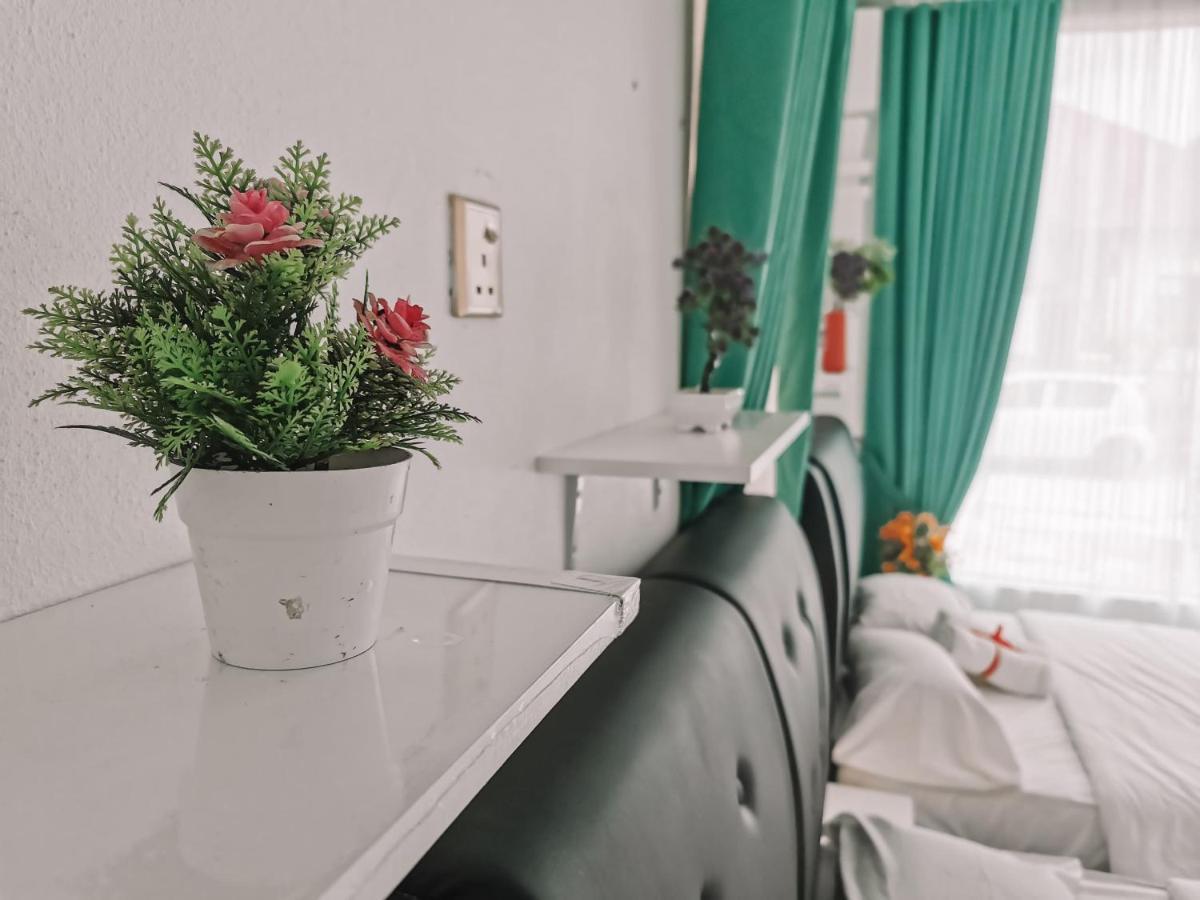 Inap Idaman 5 With 2 Queen Bed In Kubang Kerian Кота Бару Екстериор снимка